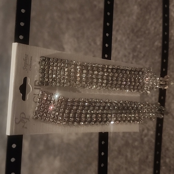 Jewelry - Crystal clip on earrings